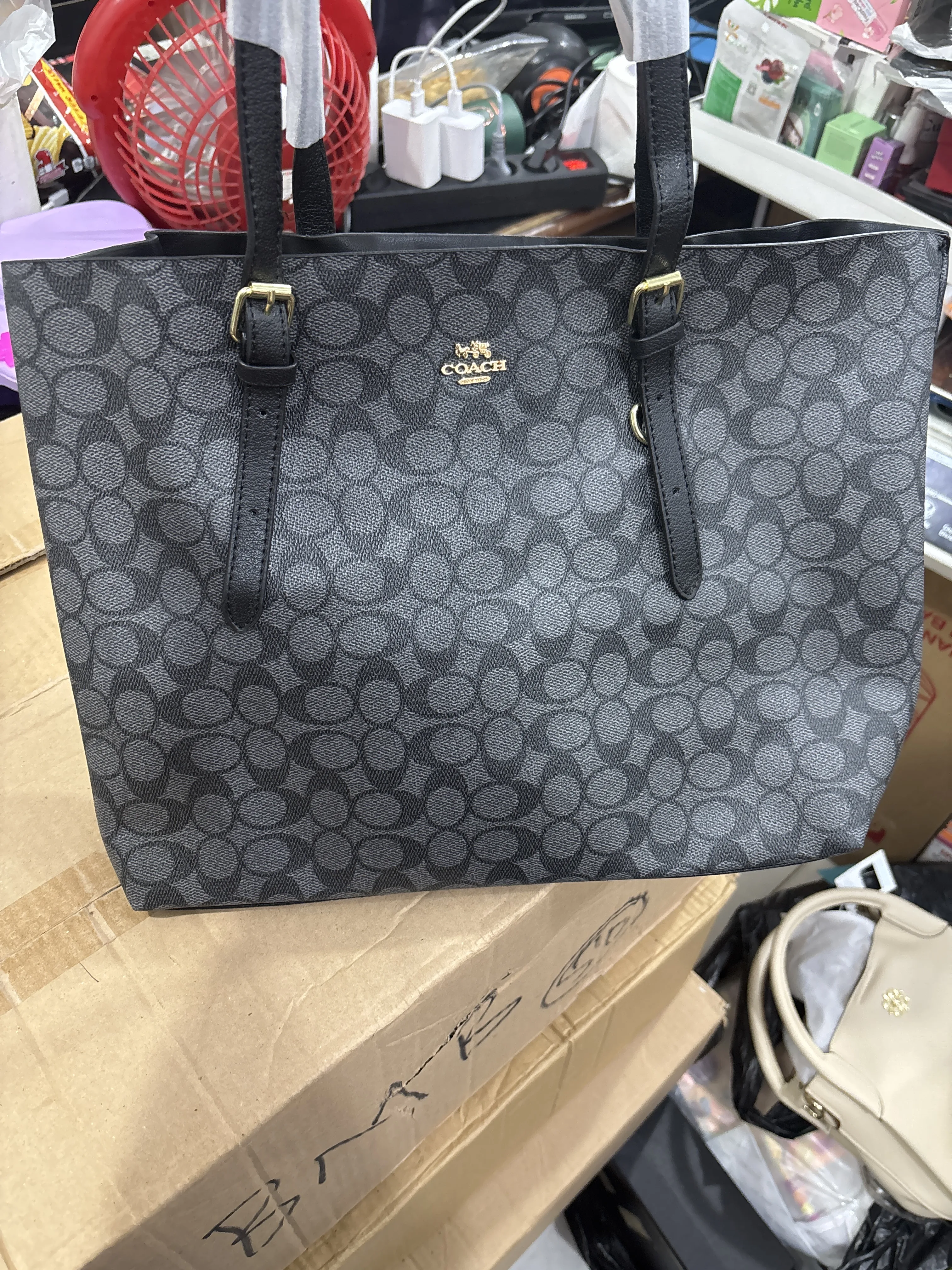 TOTE MOLLY