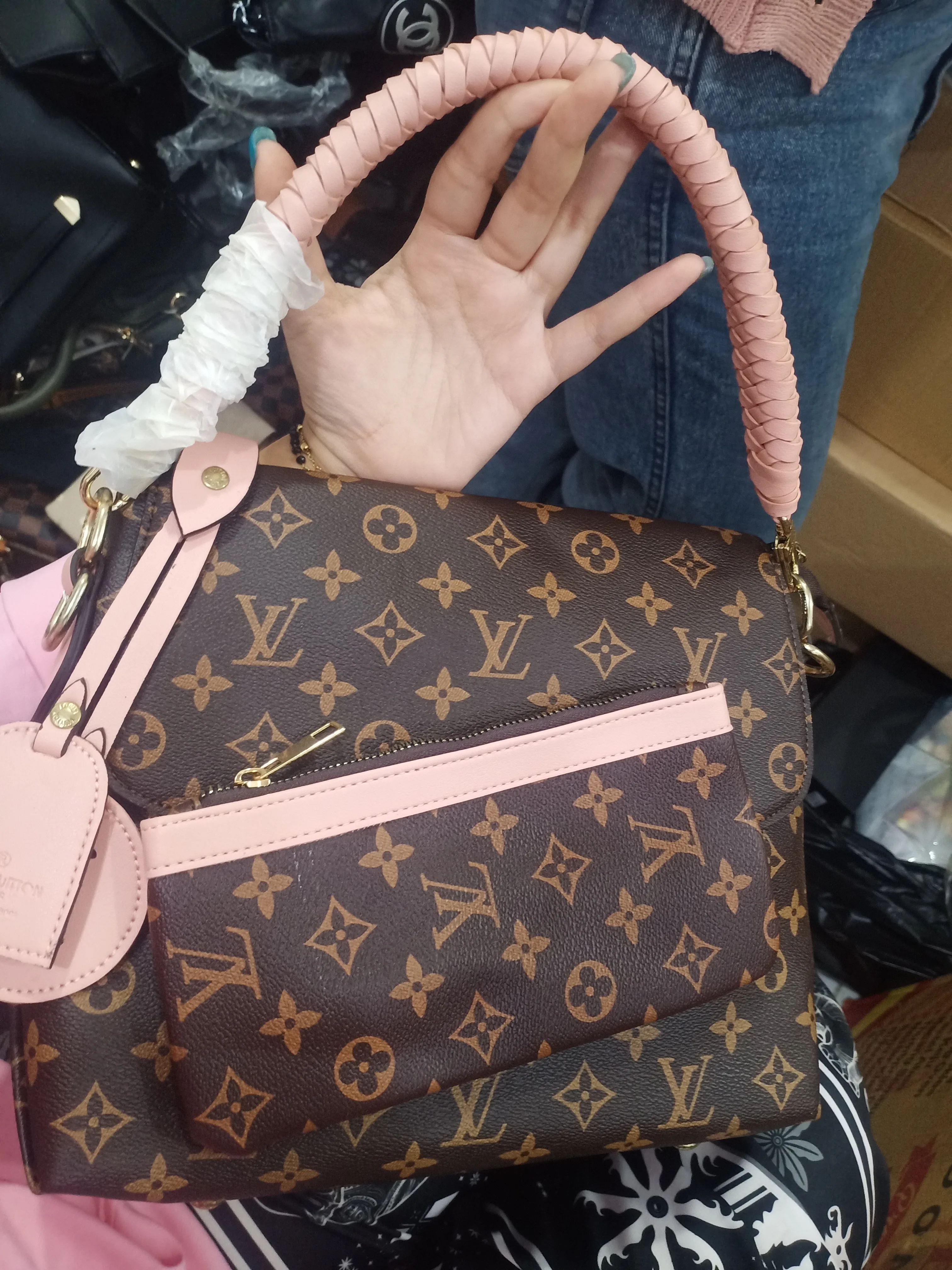 TAS LV CLUNNY + DOMPET