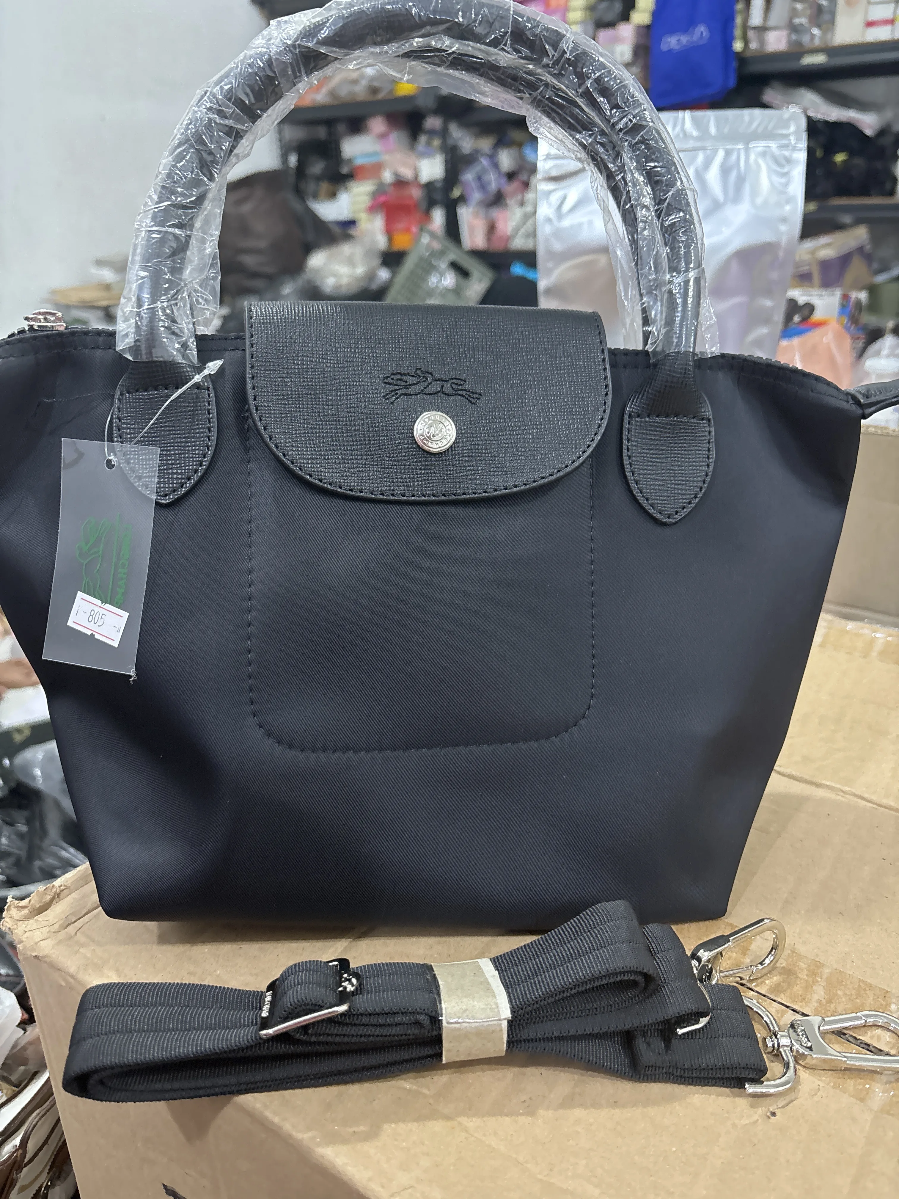 TOTE LC HITAM